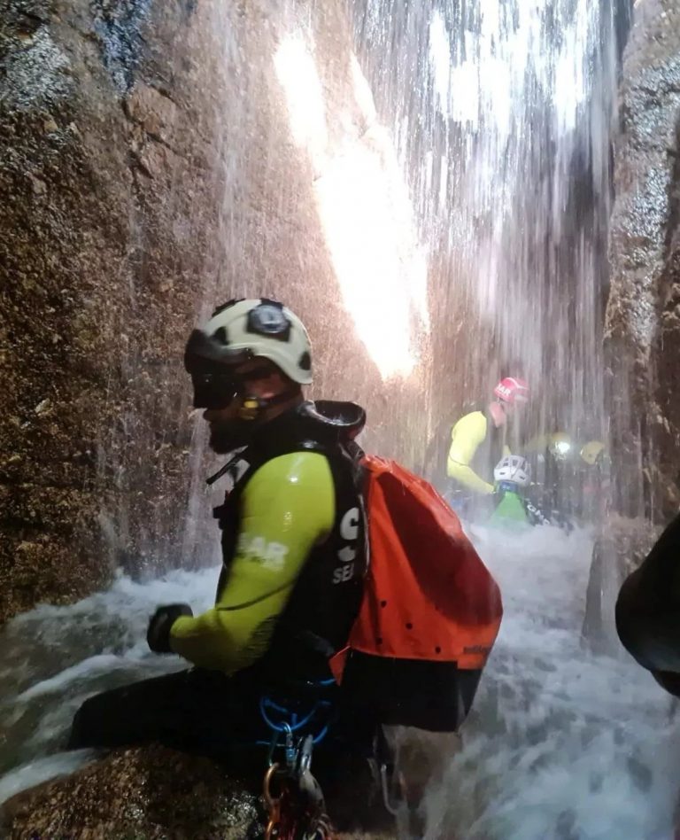 SAR Team Busca e Salvamento em Canyoning